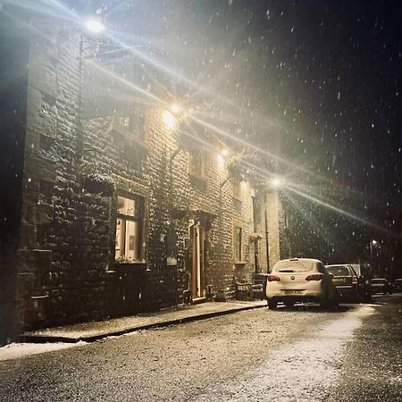Cosy Apartment Above Village Pub Buxton  Exterior foto